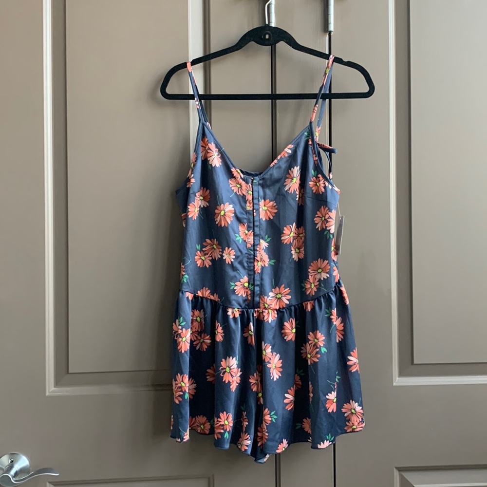 🦩4/$20 NWT Honeydew Sugar & Spice Sleep Floral Romper in Jasper Daisies M